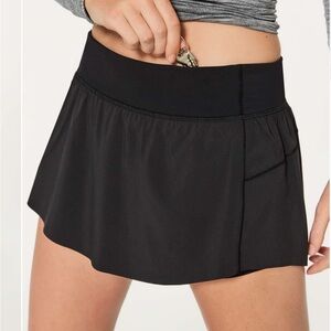LULULEMON Black Final Lap Skirt Attached Shorts With Pockets Size 6